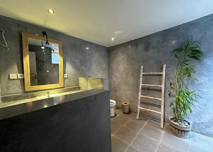 3br Entire With Big Pool Near Villa *