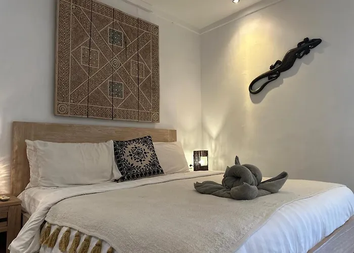 3br Entire With Big Pool Near Seminyak (Bali)
